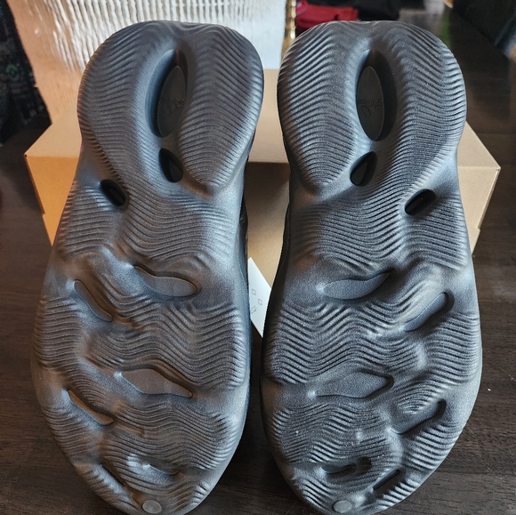 2024 Foam Runner Onyx - Picture 4 of 9